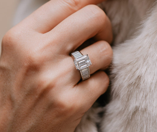 How Big Should A Diamond Be In An Engagement Ring?