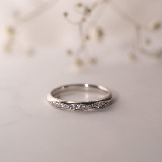The Celia Ring | Lab Diamond Grain Set Wave Wedding