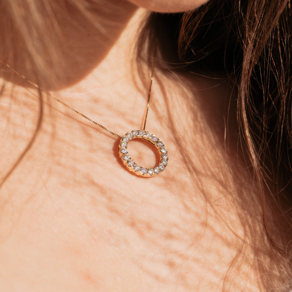 The Bianca Pendant | Round Lab Diamond Halo