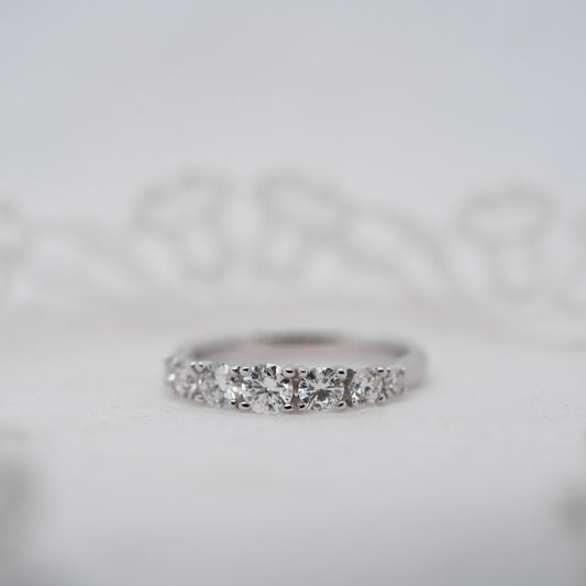 The Nicola Ring | Lab Diamond Round Brilliant Half Set