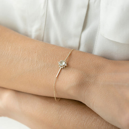 The Karensa Bracelet | VS1 D-E Lab Diamonds. Ethical Gemstone. 100% Recycled 9k Gold Halo