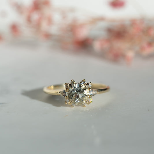 The Karensa Ring | VS1 D-E Lab Diamonds. Ethical Gemstone. 100% Recycled 9k Gold Halo